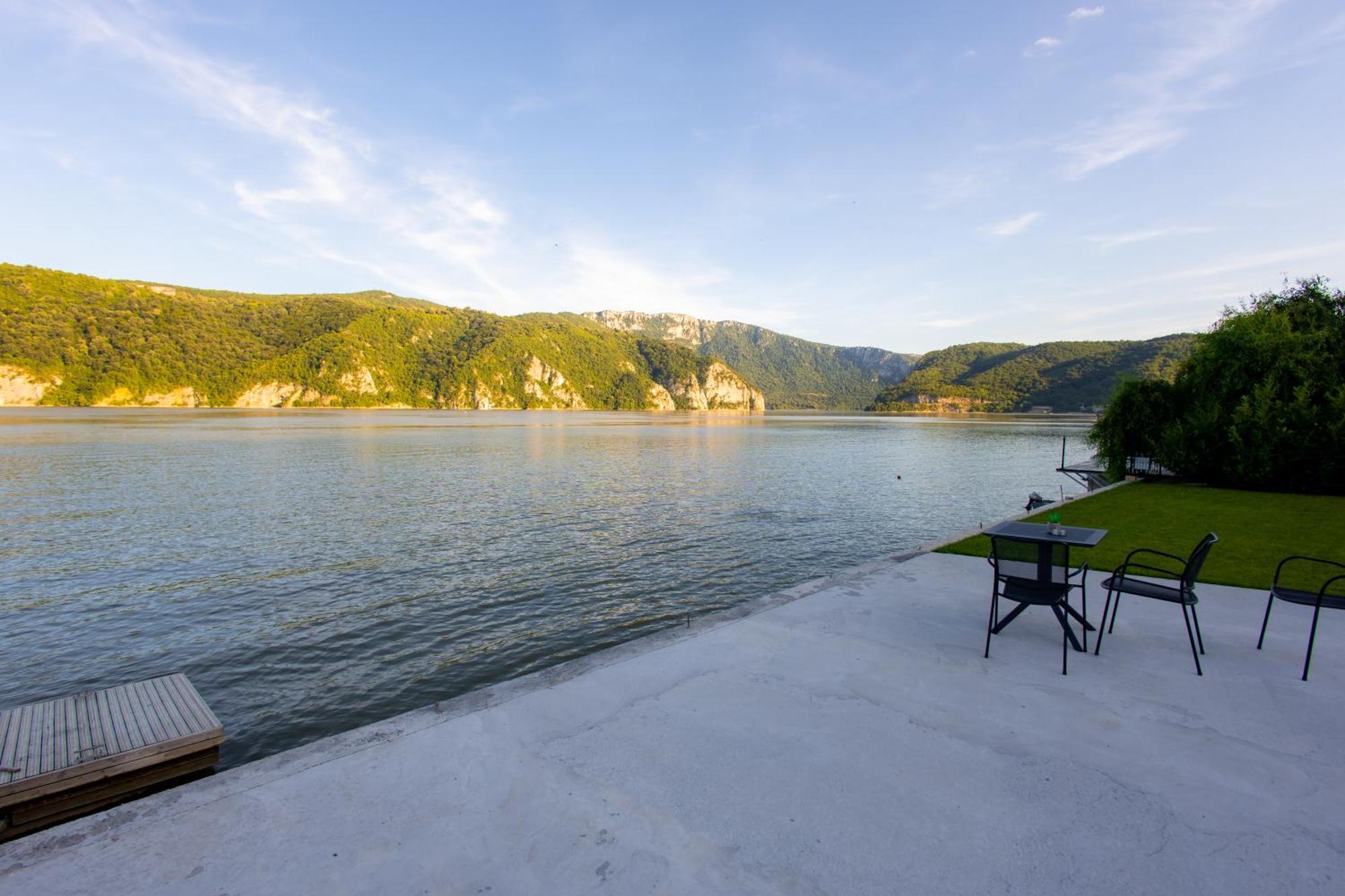 Yrys House - Adults Only Hotel Eselnita Exterior photo